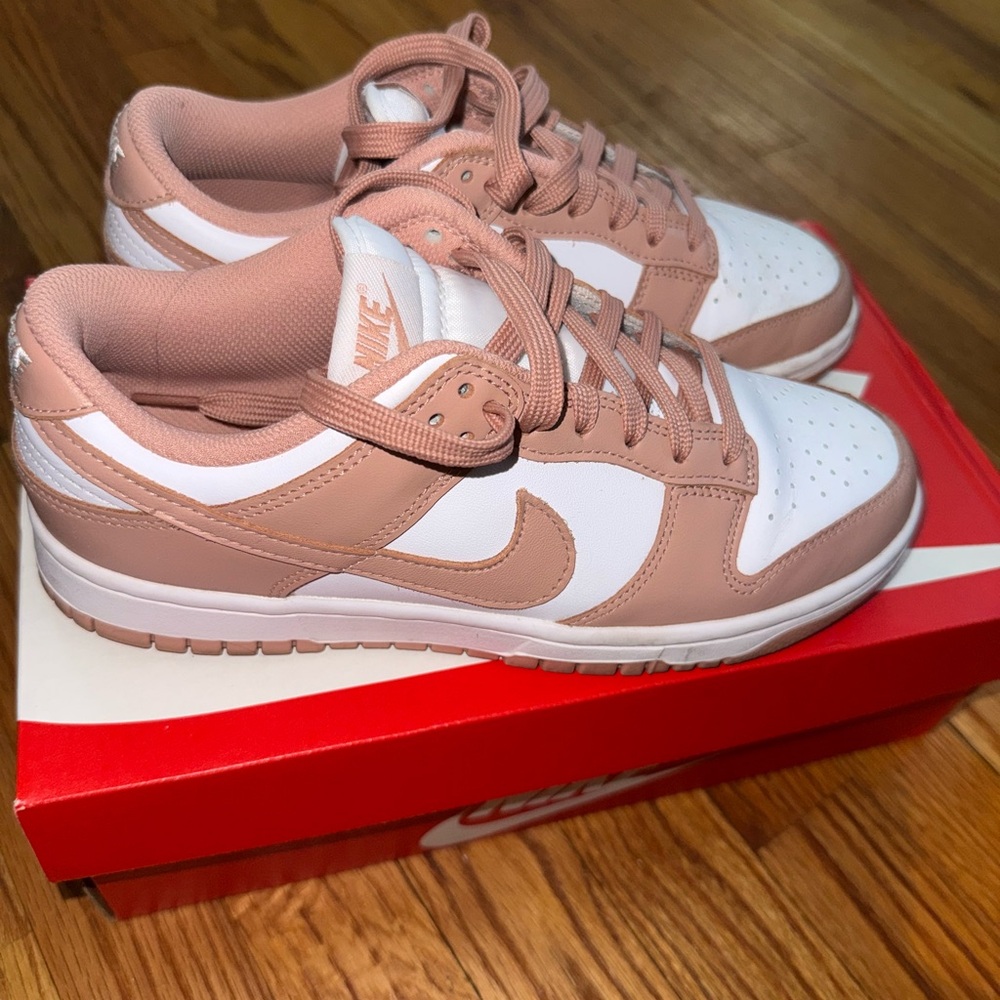 Nike dunk women’s 8/Men 6.5